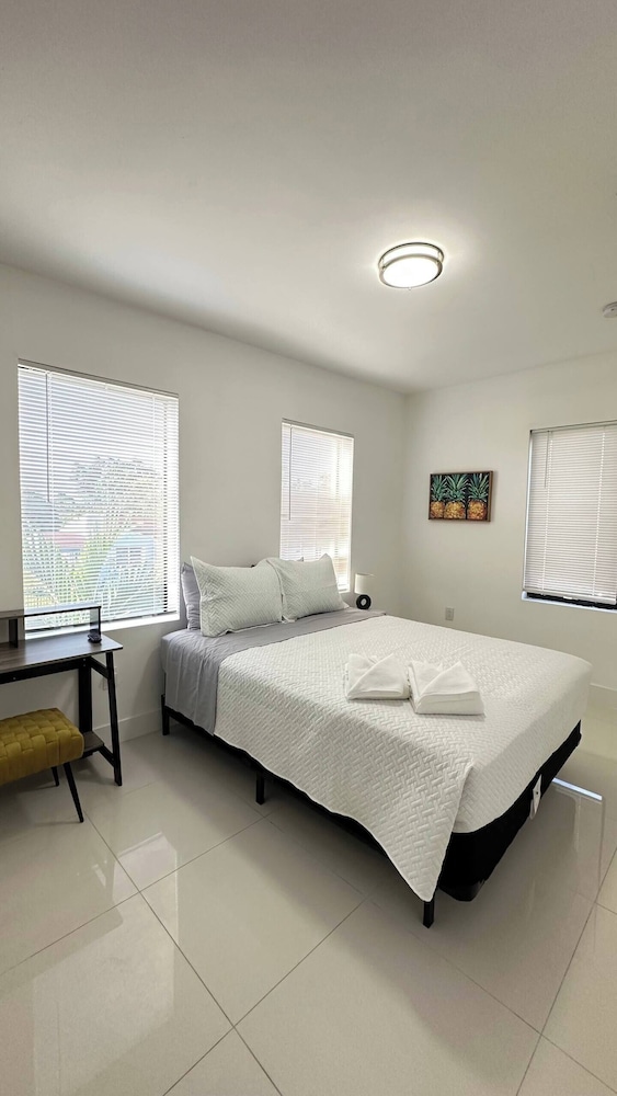 Basic Apartment photo 3