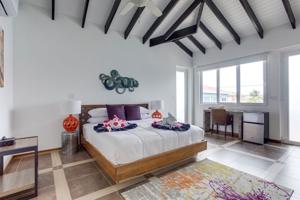Condo, 1 King Bed