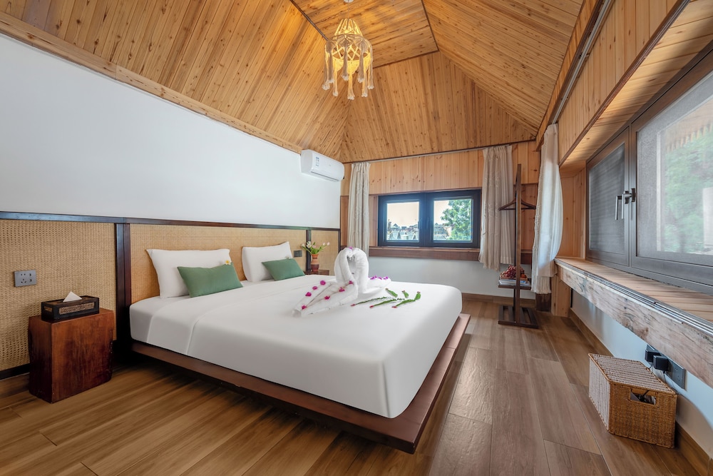 Elite Double Room, Hill View