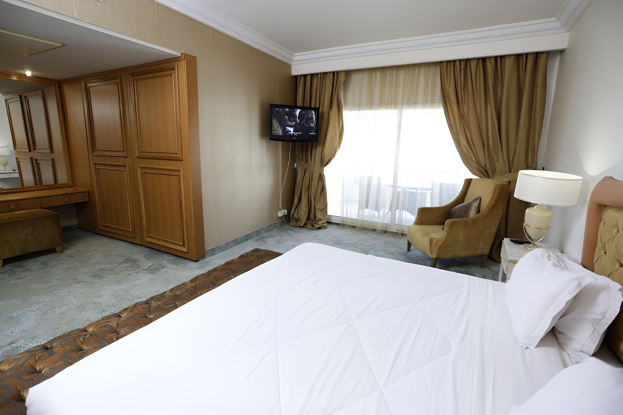 Presidential Suite photo 1