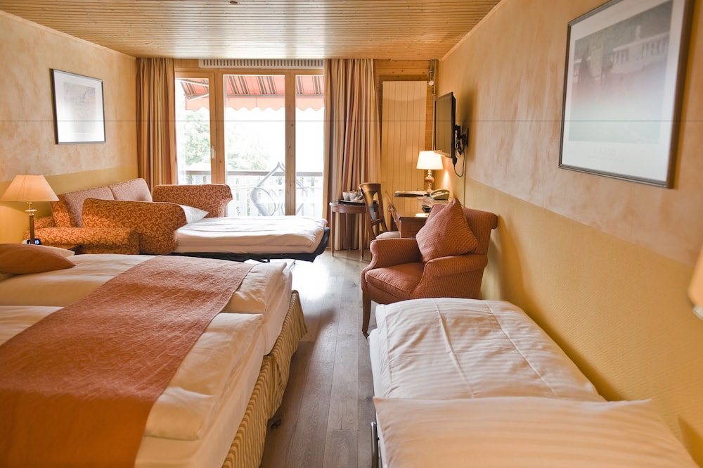 Family Room (Jungfrau View) - Photo 1