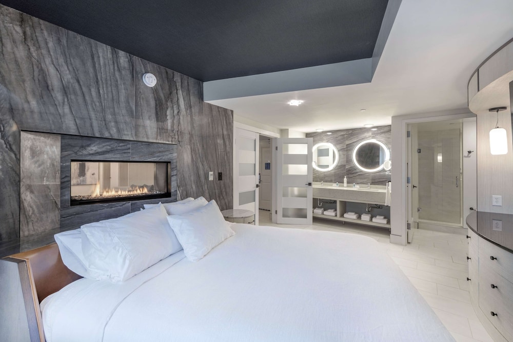 Executive Suite, 1 King Bed - Photo 4