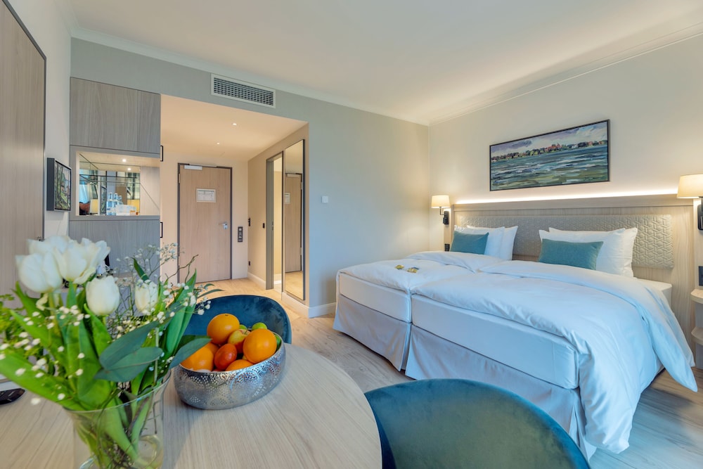 Classic Room, 1 King Bed, Non Smoking