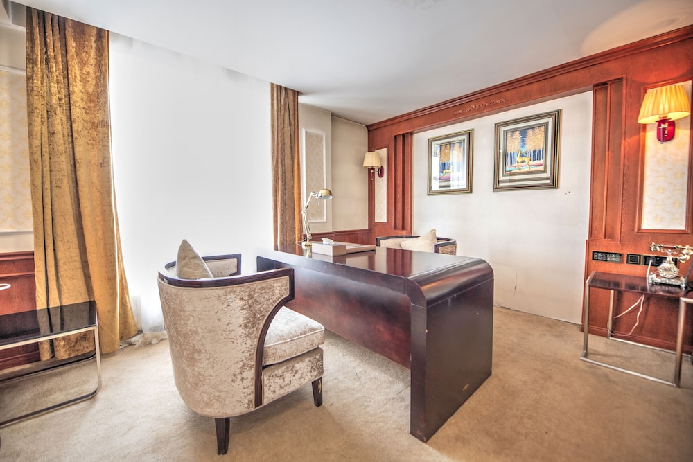 Executive Suite photo 3