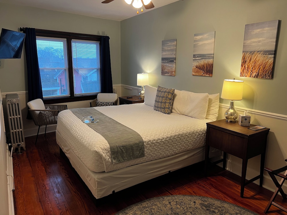 Double Room, 1 King Bed