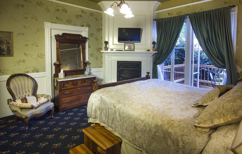 Queen Room w/ Garden View photo 1