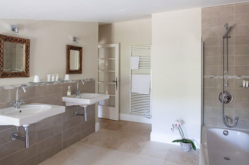 Double Room (Rose) photo 2