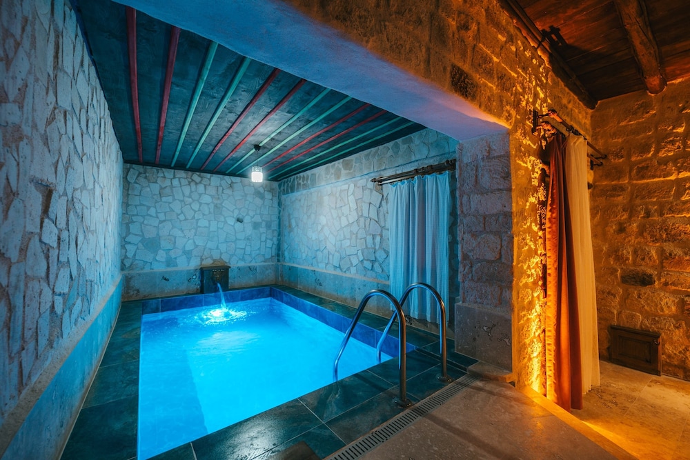 Traditional Room, Private Pool photo 3