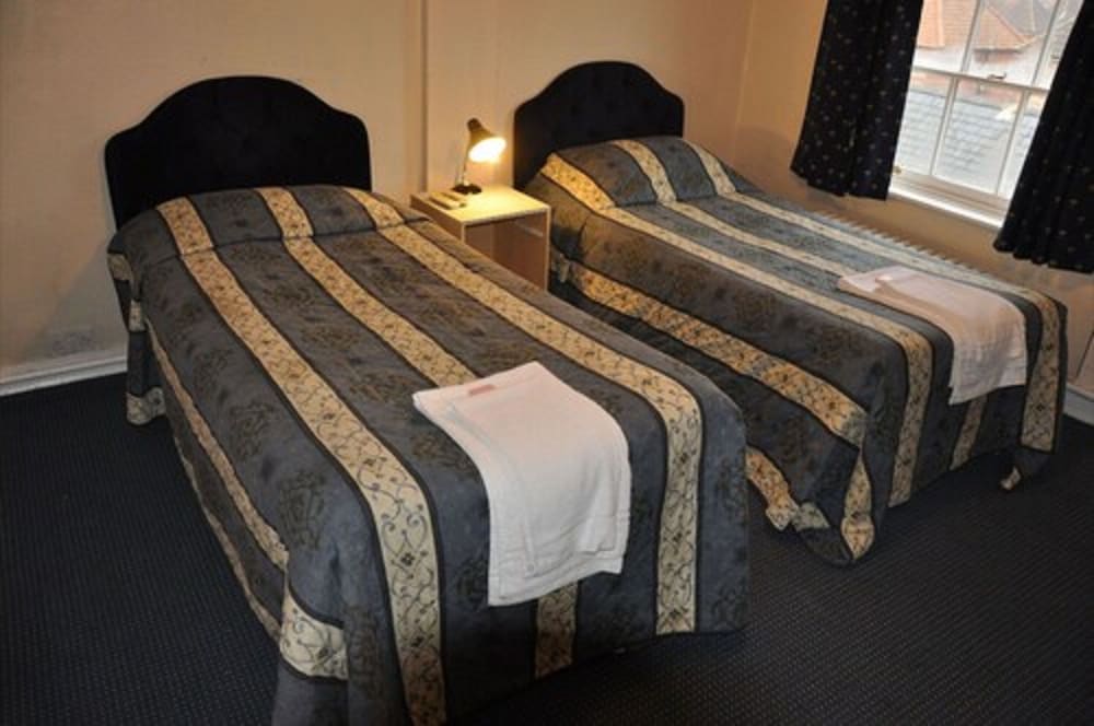Basic Twin Room (with Ensuite) photo 2