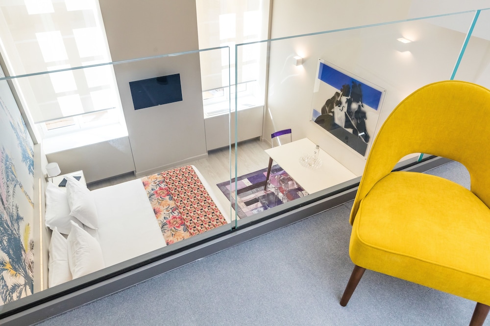 Junior Suite (Mezzanine)