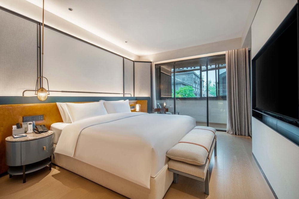 Luxury Suite photo 1