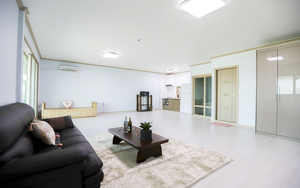 Family Room photo 1