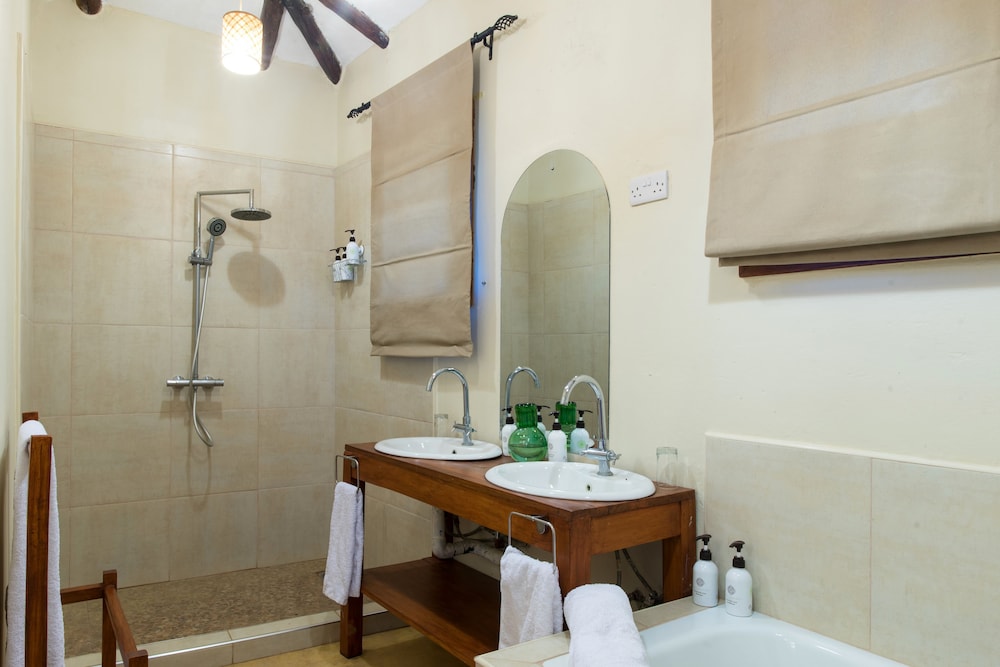 Standard Triple Room, 1 Bedroom, Non Smoking photo 2