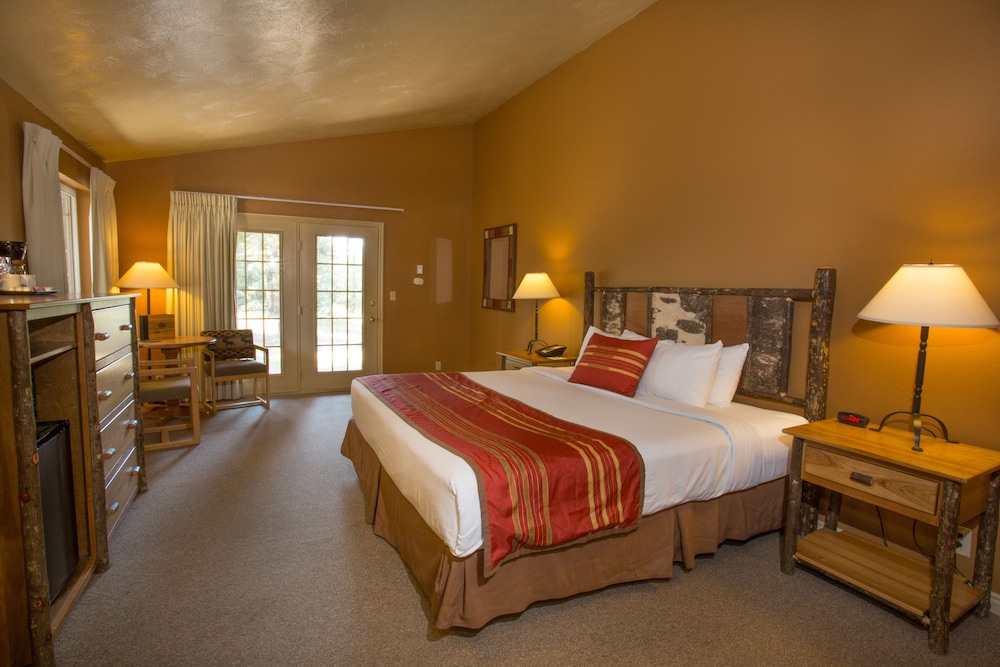 Deluxe Cabin, 1 King Bed photo 1