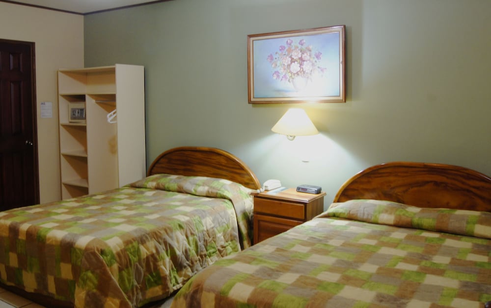 Standard Quadruple Room, 2 Double Beds, Private Bathroom