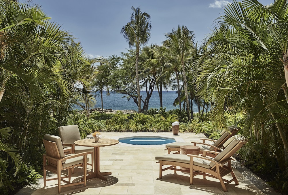 Club Deluxe Room with Outdoor Spa Tub, Accessible, Club Lounge Access - Photo 1