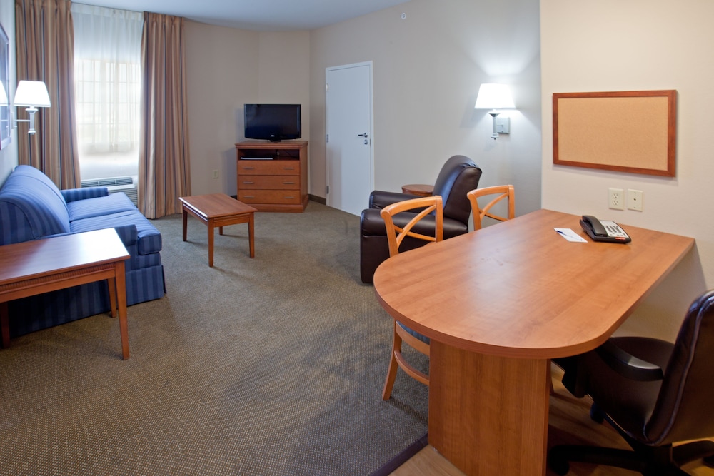 Suite, 1 Bedroom - Photo 2