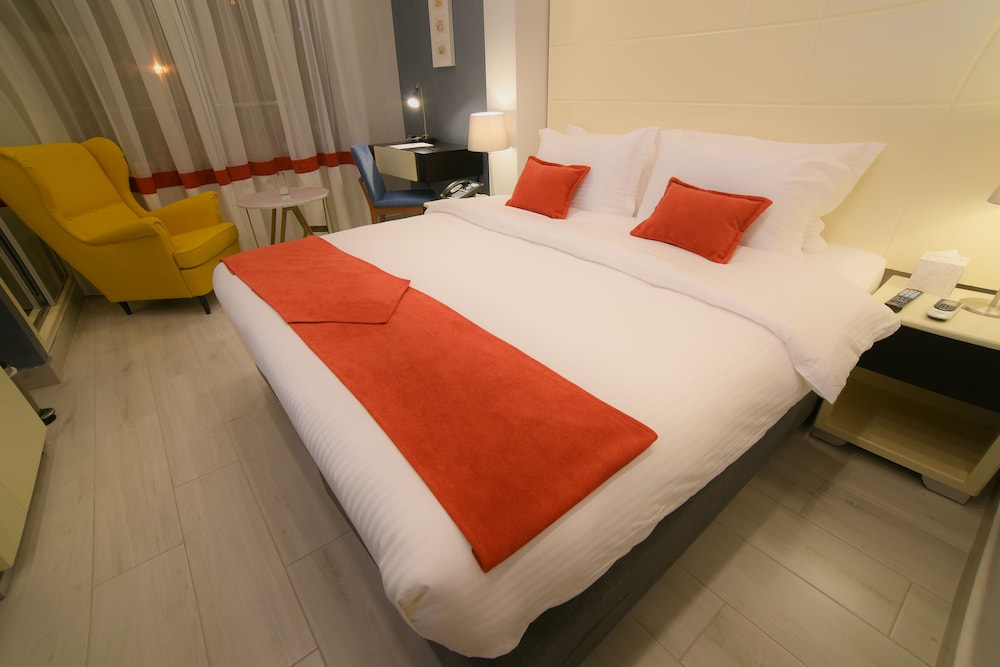 Deluxe Room, City View - Photo 2