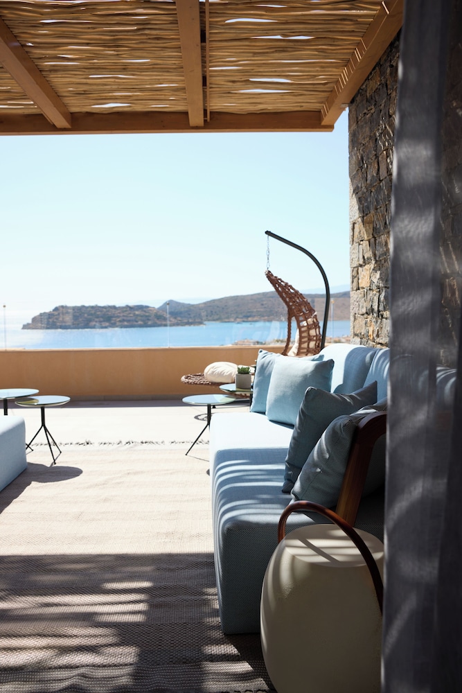 Grand Suite with Private Pool &amp; Outdoor living area - Sea View - Photo 10