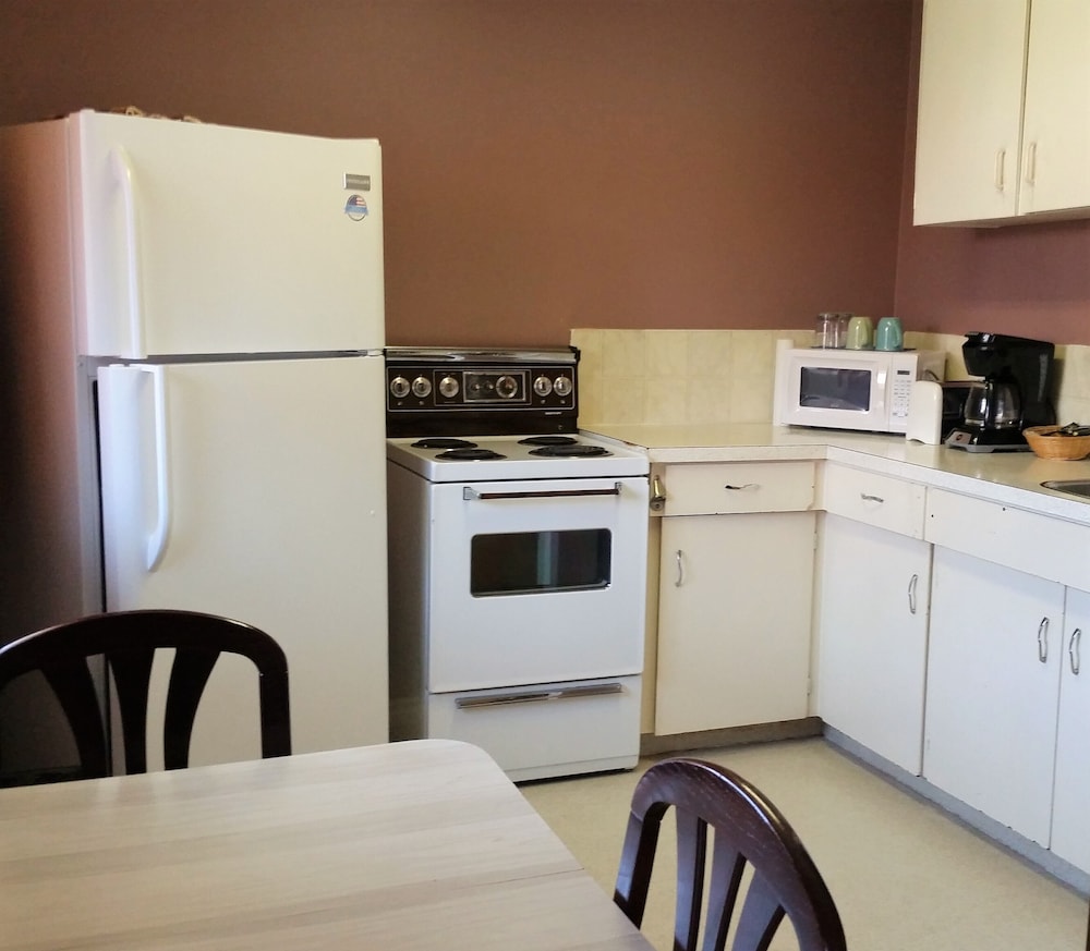 Classic Room, 1 Queen Bed, Kitchenette, City View photo 2