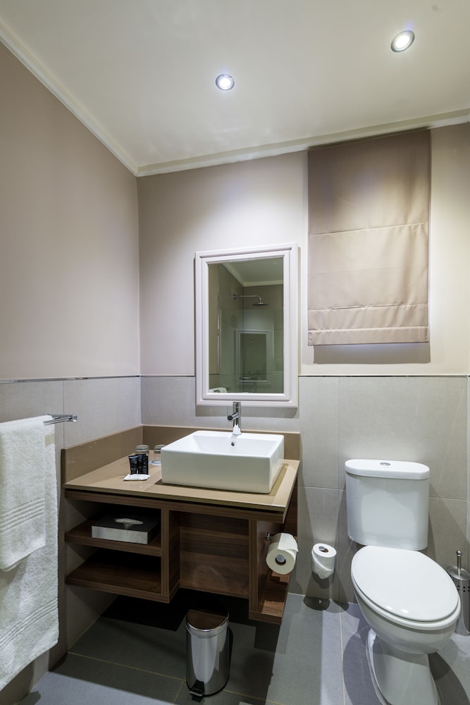Deluxe Room, 2 Queen Beds, Non Smoking, Garden View (Silverbirch Double 4*) photo 3