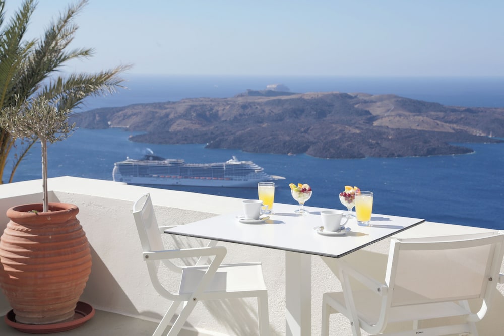 Pantelia Suite Caldera View (Hot tub) - Photo 11