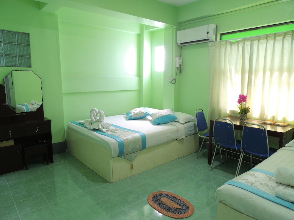 Superior Triple Room photo 2