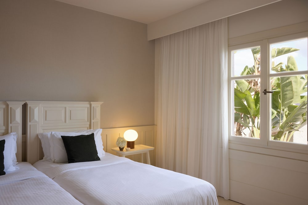 Three Bedroom Mediterranean Pool Villa | Sea View photo 2