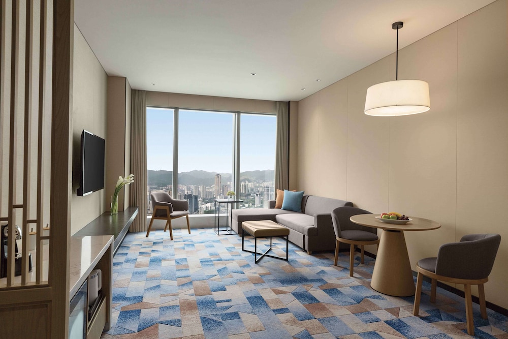 Suite, 1 King Bed with Sofa bed, River View photo 2