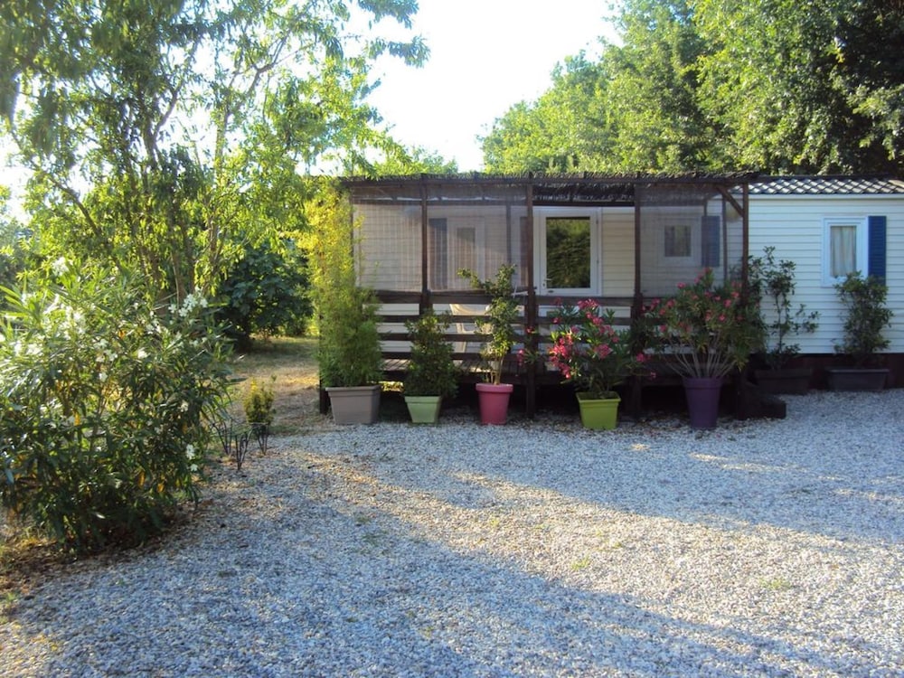 Mobile Home, 2 Bedrooms - Photo 8
