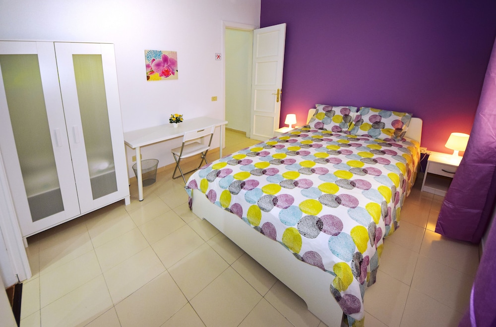 Habitación Doble con Baño Privado (Púrpura)