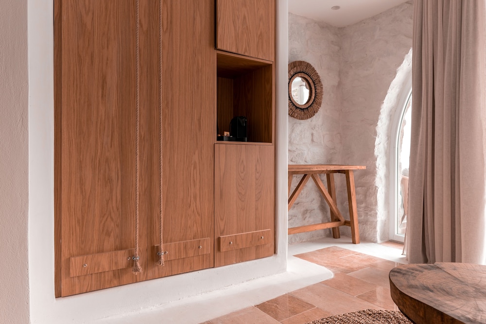 Apartamento de una habitación con jacuzzi al aire libre.