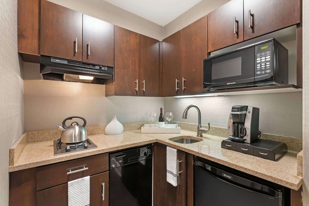 Suite, Multiple Beds, Kitchenette, Annex Building (Shower Only;with Single Sofabed)