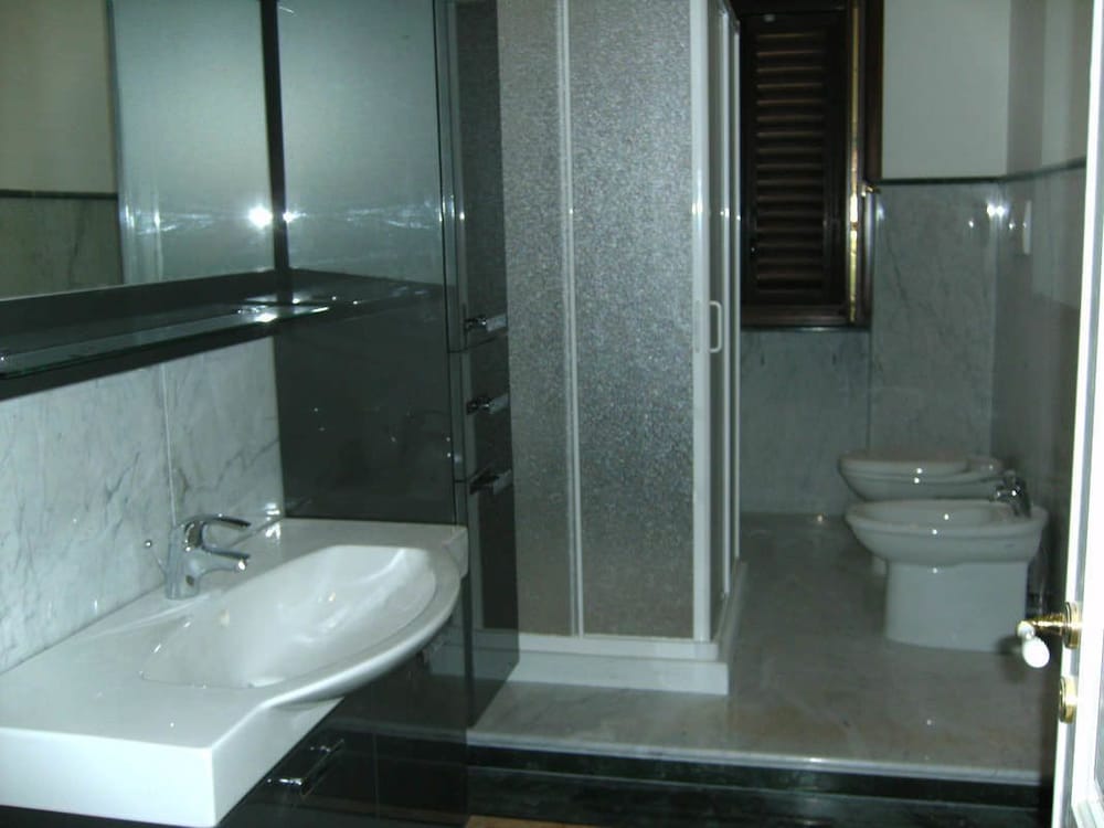 Basic Triple Room, Shared Bathroom photo 3