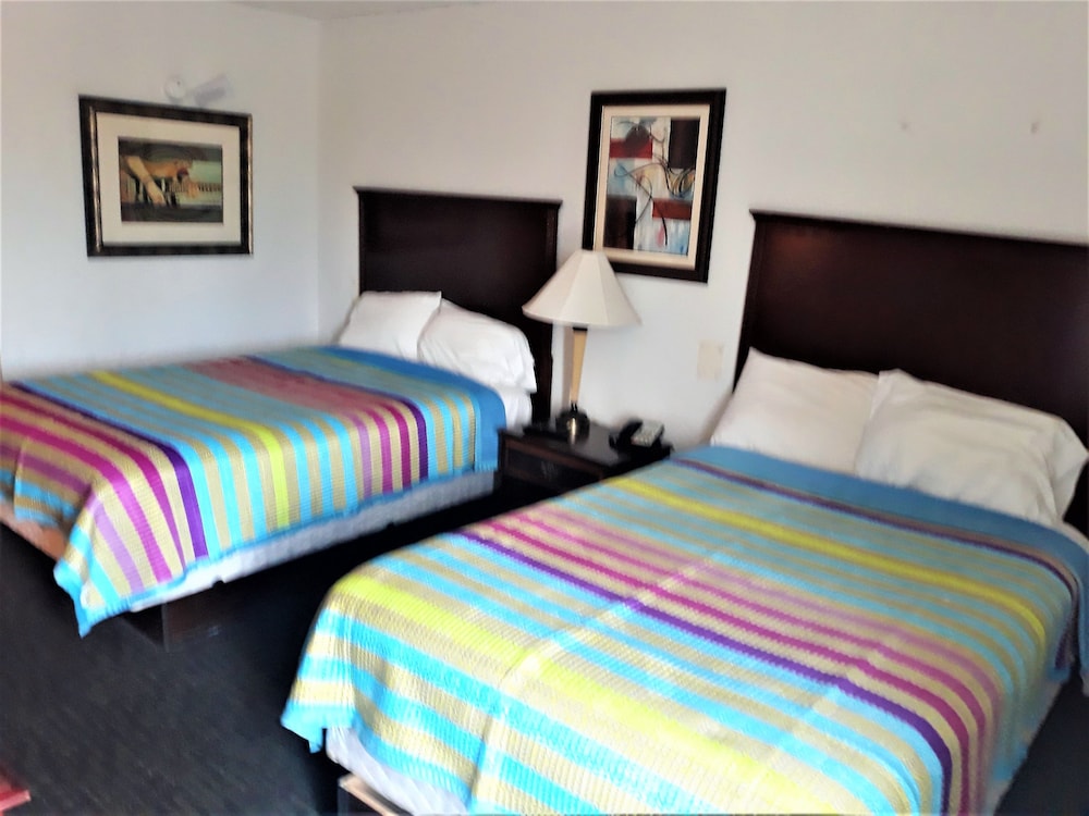 Basic Room, 2 Double Beds, Non Smoking photo 3