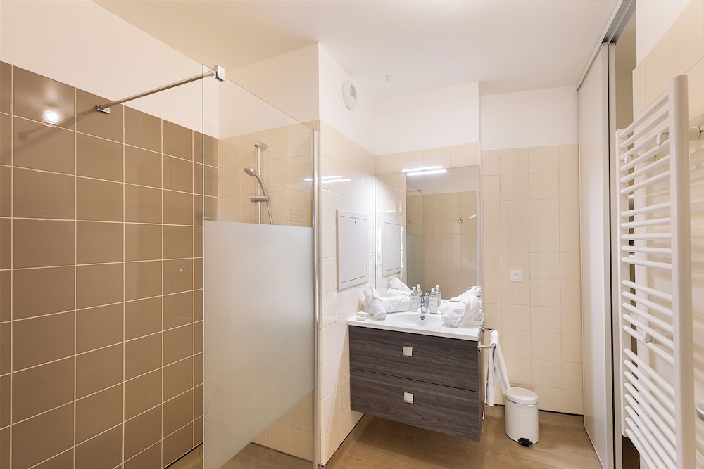 Apartment - Photo 2