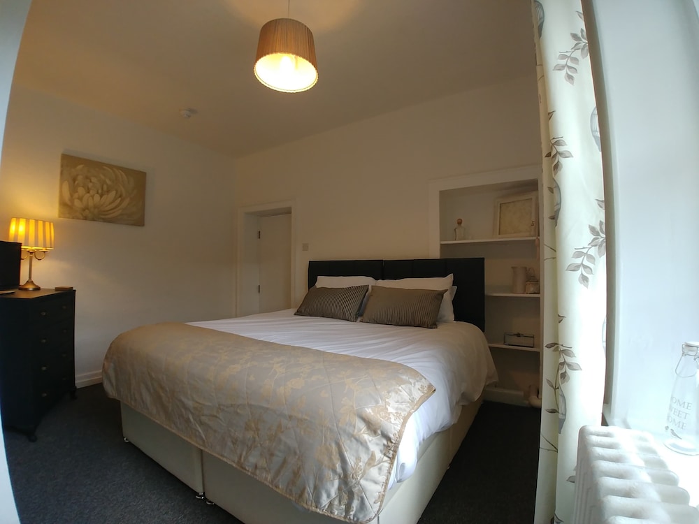 Standard Double Room, 1 King Bed, Hill View photo 1