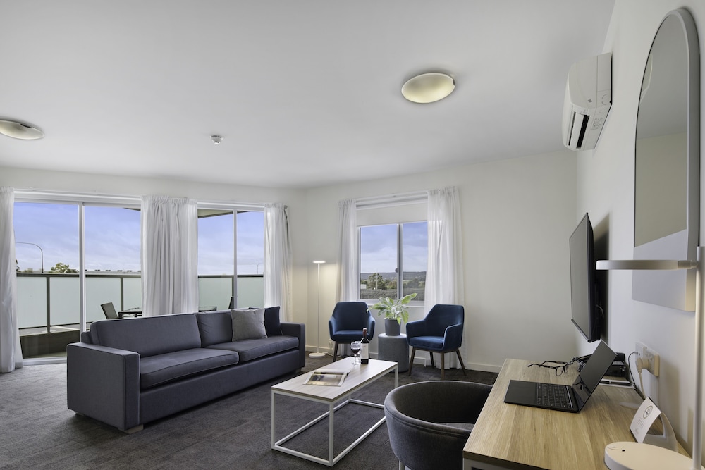 Apartment, 3 Bedrooms - Photo 1