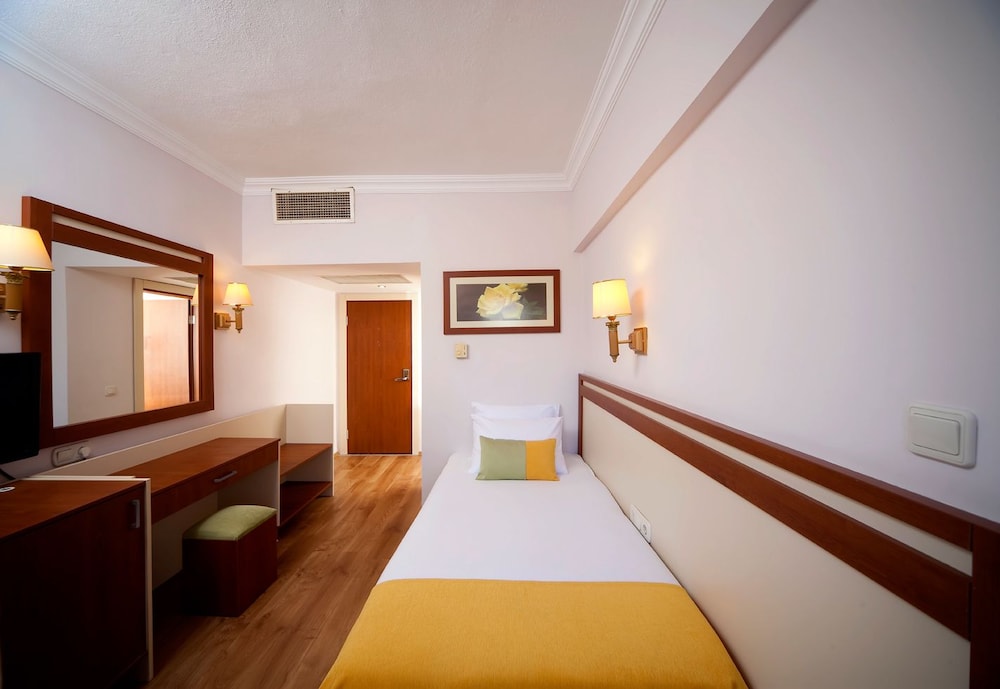 Standard Single Room photo 2