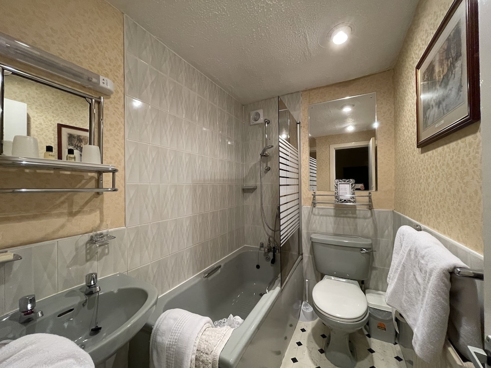 Superior Double Room, Private Bathroom, Sea View (Four Poster Bed) photo 2