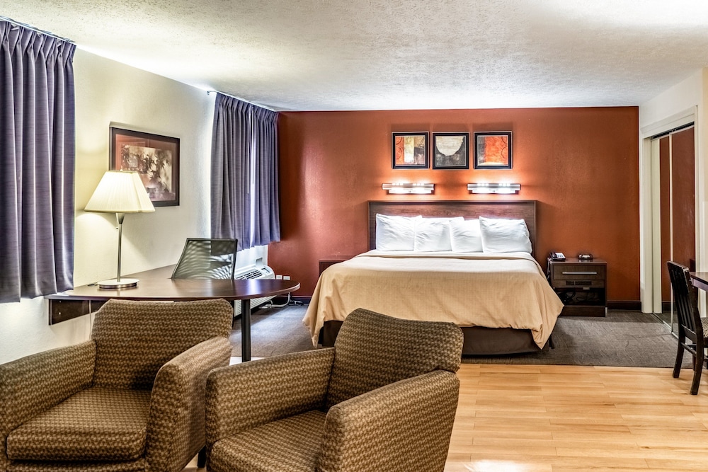 Suite, 1 King Bed, Non Smoking, Hot Tub - Photo 1