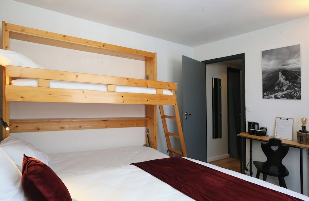 Quadruple Room - Photo 1