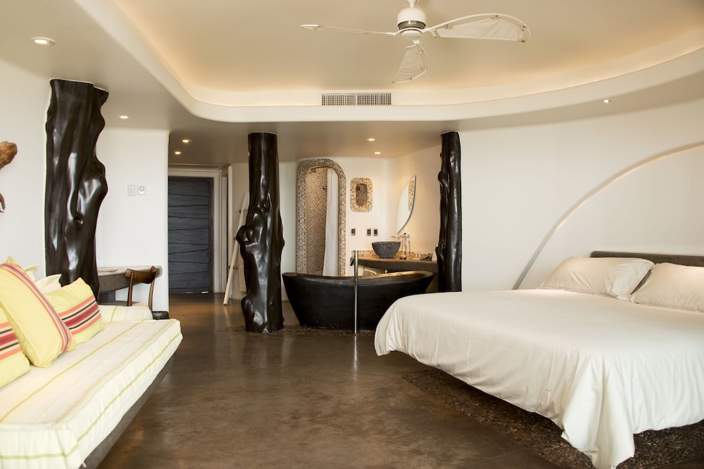Room, 1 King Bed (Kainga) - Photo 2