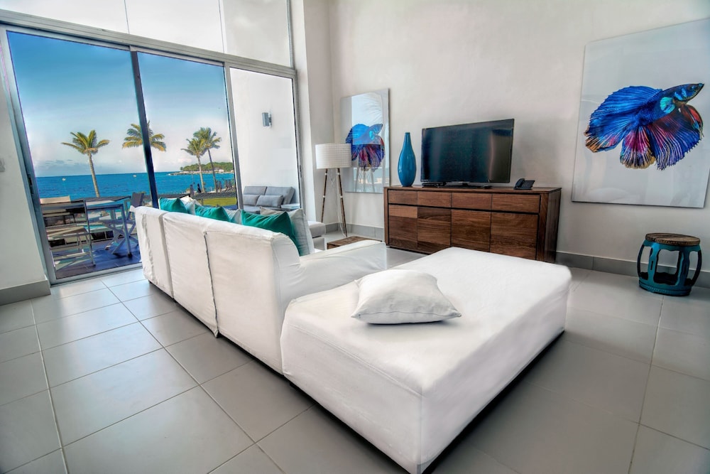 Suite, 2 Bedrooms, Ocean View (Balcony)
