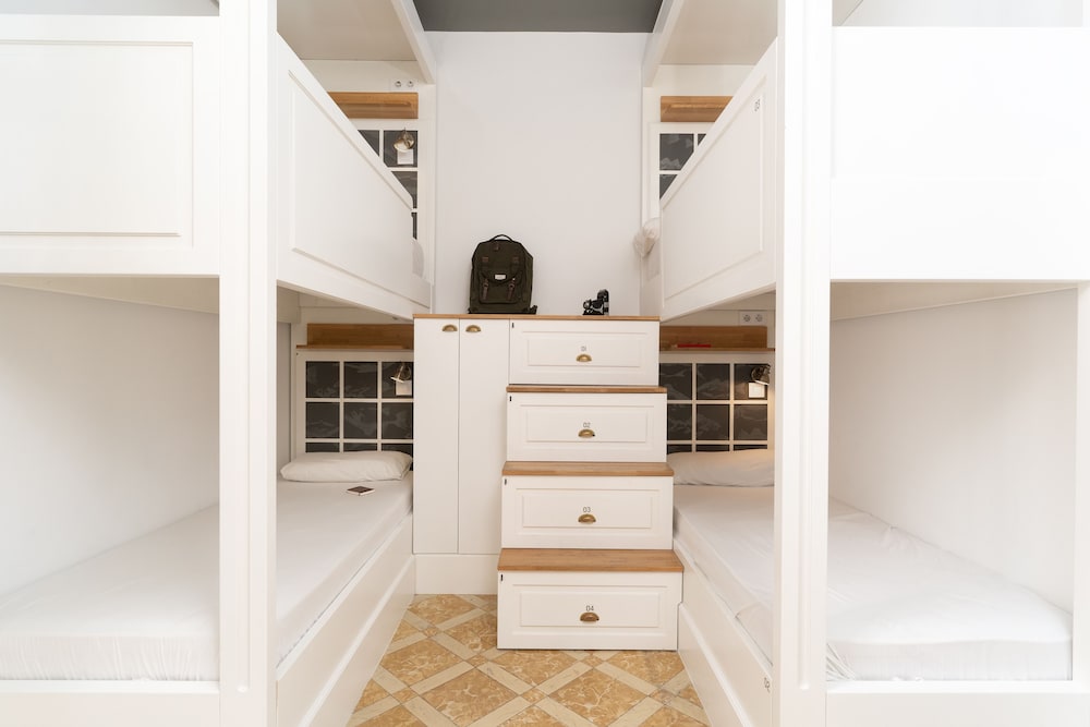 Dormitorio Compartido Estándar, Dormitorio Mixto