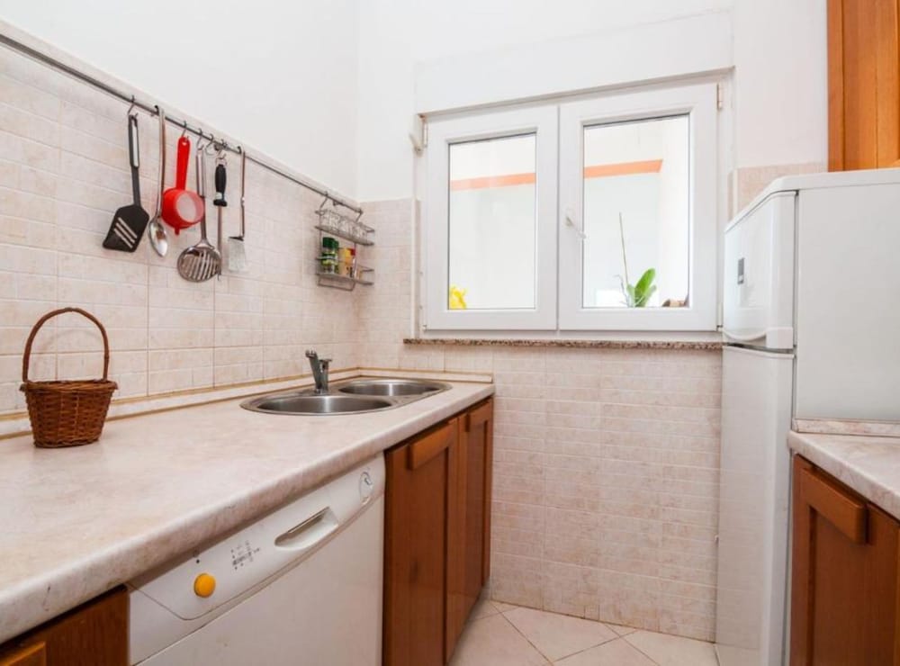 Apartment (One Bedroom Apartment with Balcony (o)