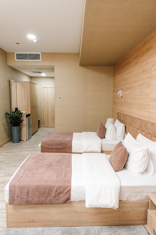 Standard Twin Room - Photo 1