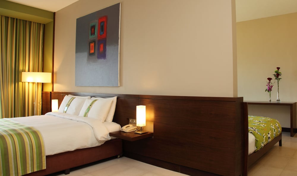 Suite, 1 King Bed photo 2