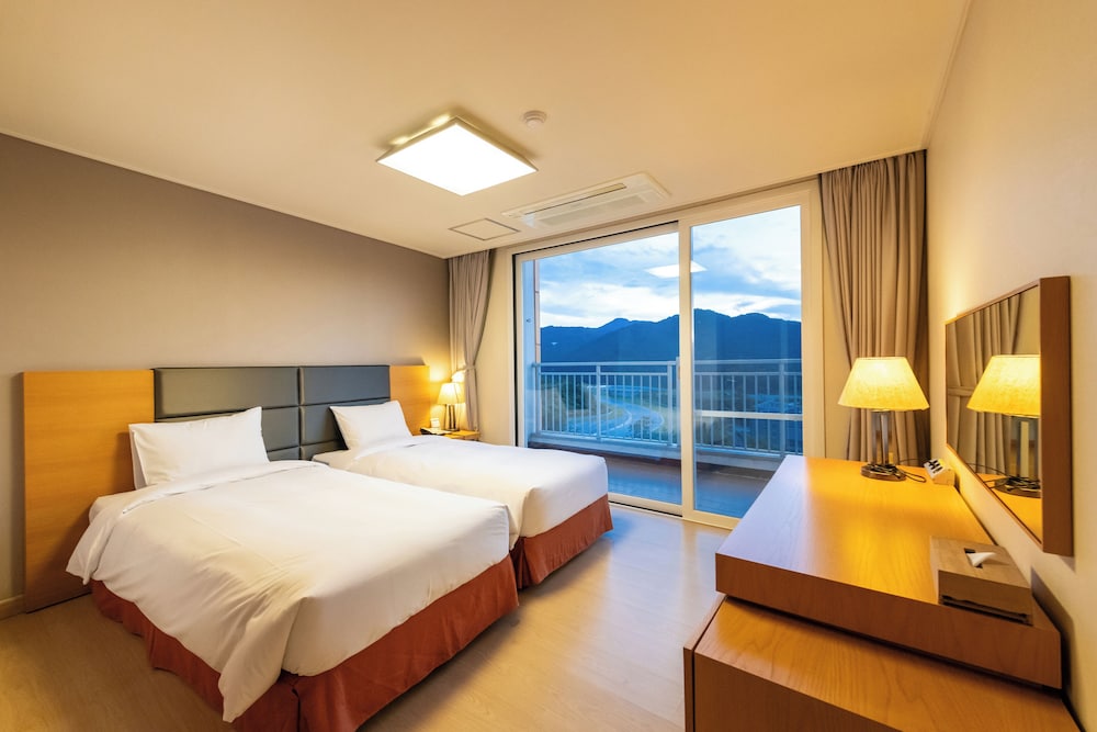 [Condominium] Family Suite Twin - Photo 1
