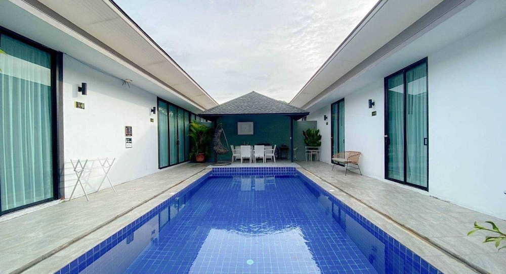 Lespalm Pool Villa 10 Bedroom